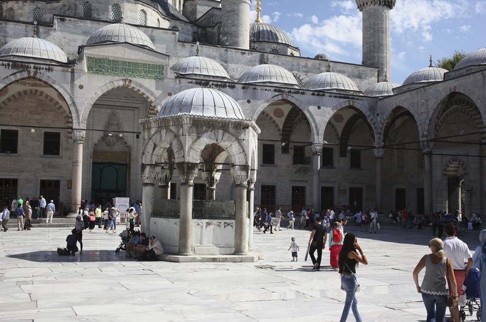 Istanbul Byzantine and Ottoman Group Tour: Hagia Sophia, Topkapi Palace, Blue Mosque and Grand Bazaar