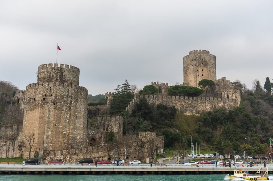 Istanbul Dinner & Show Cruise On The Bosphorus