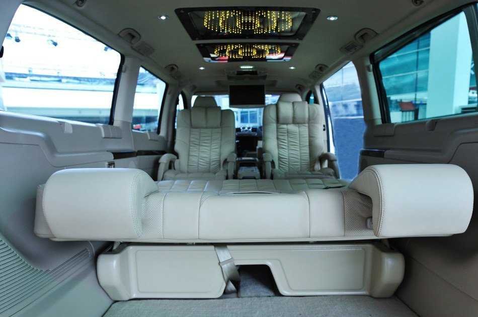 Izmir Airport to Kusadasi Private Return Transfer (Mercedes Vito)