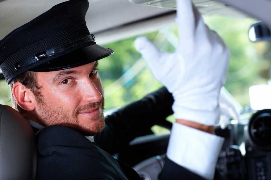 Izmir Airport to Kusadasi Private Return Transfer (Mercedes Vito)