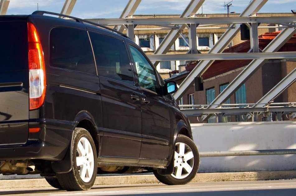 Izmir Airport to Kusadasi Private Return Transfer (Mercedes Vito)