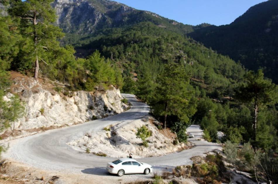 Jeep Safari Tour to the Taurus Mountains with Lunch
