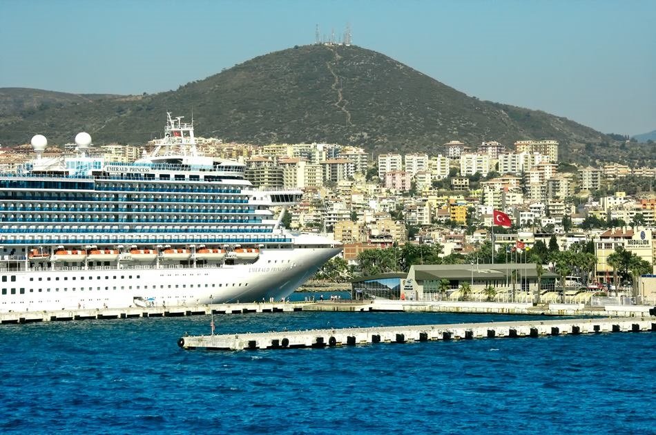 One-Way Private Transfer Door to Door From Kusadasi To Izmır Aırport