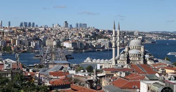 Private 2 Hour Boat Tour around Istanbul