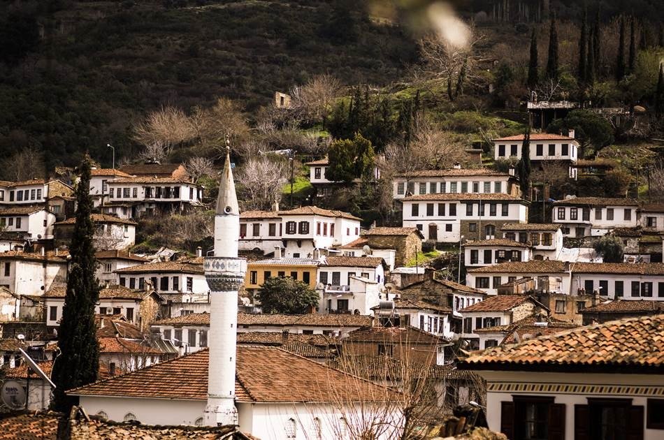 Private Izmir to Sirince Village Half Day Wine Tasting & Walking Tour