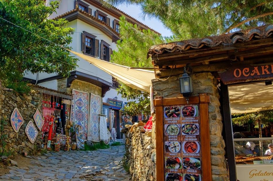 Private Izmir to Sirince Village Half Day Wine Tasting & Walking Tour