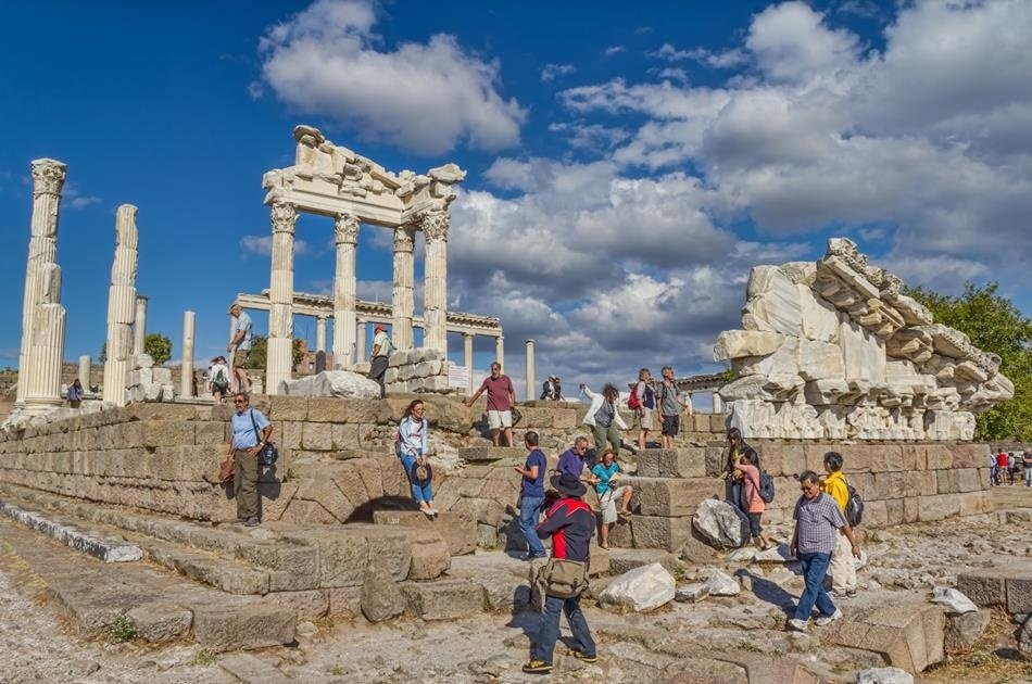 Private Pergamum Acropolis and Asclepion Tour in Bergama From Izmir