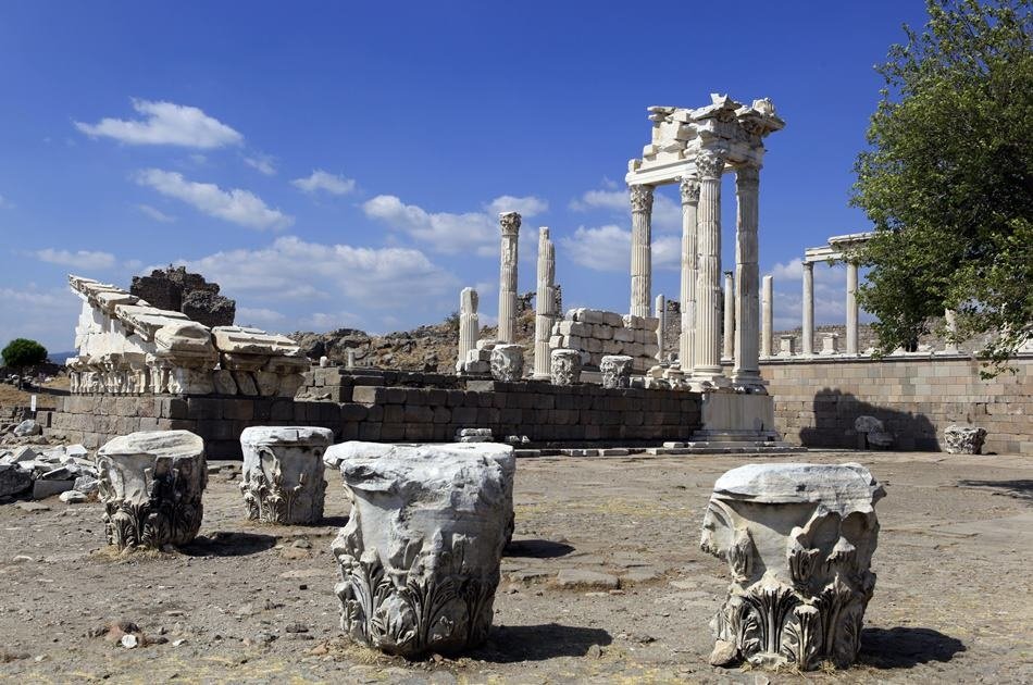 Private Pergamum Acropolis and Asclepion Tour in Bergama From Izmir