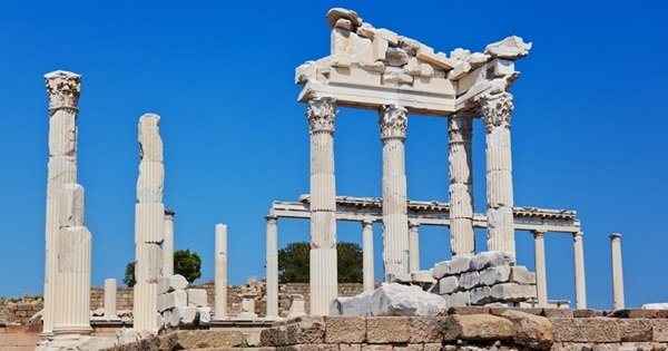 Private Pergamum Acropolis and Asclepion Tour in Bergama From Izmir