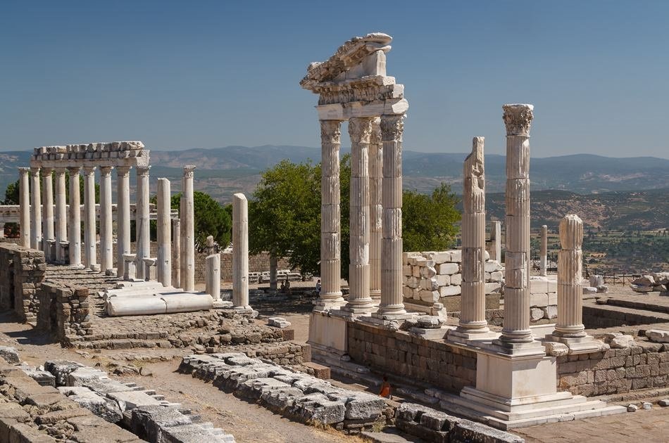 Private Pergamum Acropolis and Asclepion Tour in Bergama From Izmir