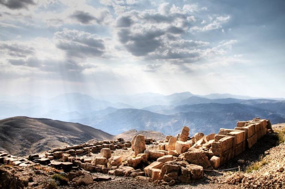 Urfa to Mt Nemrut on a Fascinating 4 days Tour