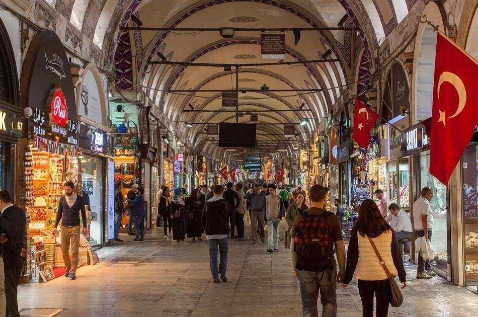Visit 2 Continents on a Bosphorus Cruise Full-Day Istanbul Tour with Lunch