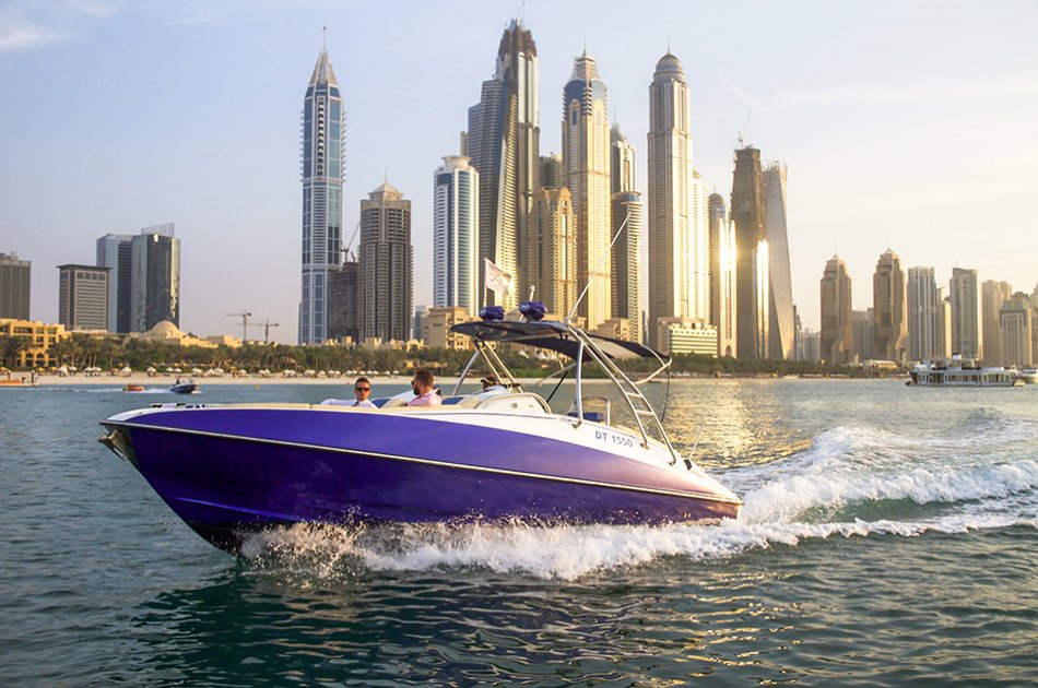 Dubai 75 or 90 Minute Private Sightseeing Tour by Luxury Boat