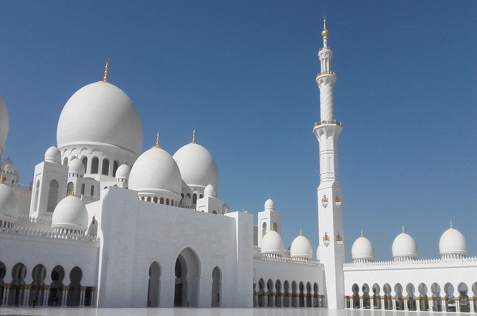 Private Abu Dhabi Full-day with Car and Driver