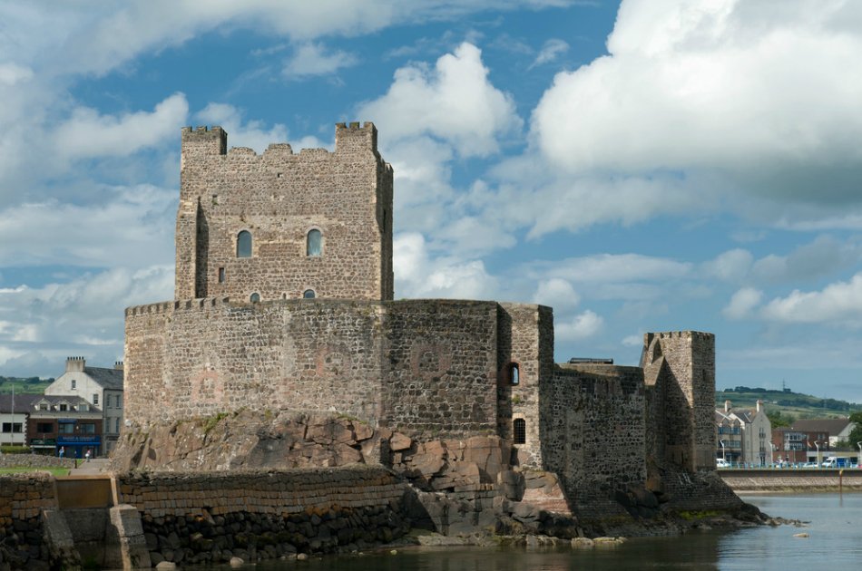 Giant’s Causeway and Titanic Experience or Touring Exhibition from Belfast port