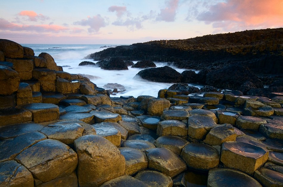 Giant’s Causeway and Titanic Experience or Touring Exhibition from Belfast port