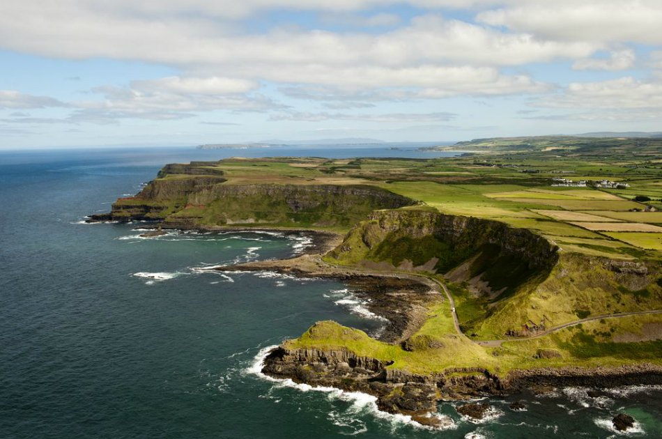 Giant’s Causeway and Titanic Experience or Touring Exhibition from Belfast port