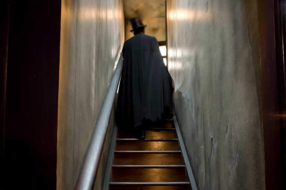 Jack the Ripper Walking Tour - 6:00 pm