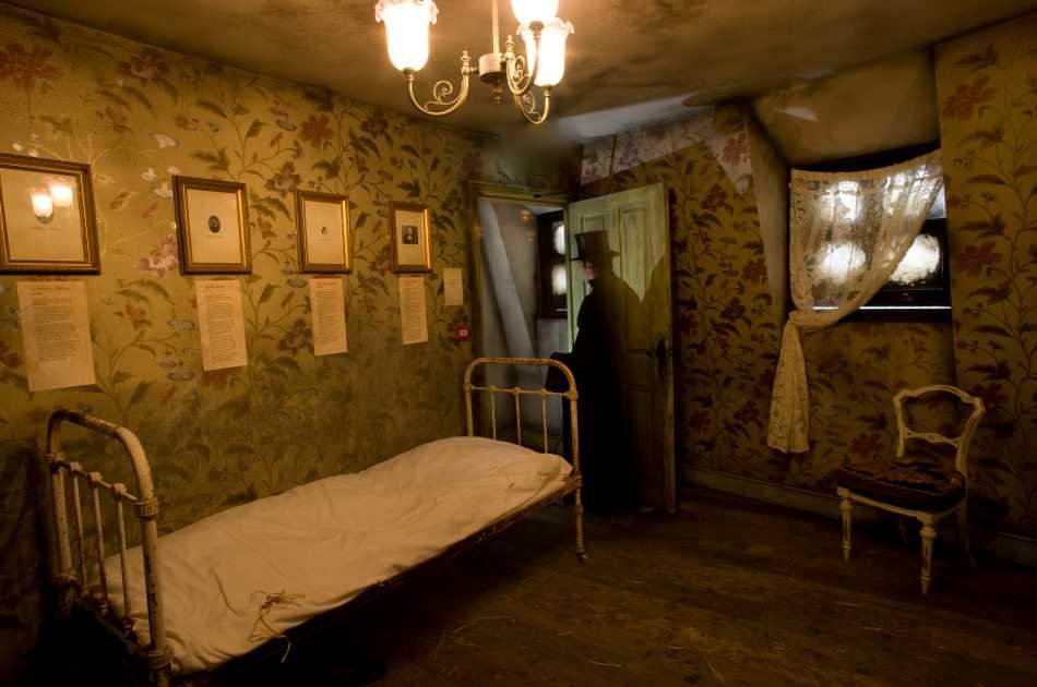 Jack the Ripper Walking Tour - 6:00 pm