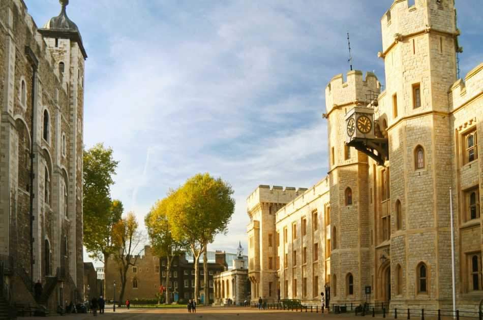 Tower of London Tickets - With Beefeater Tour