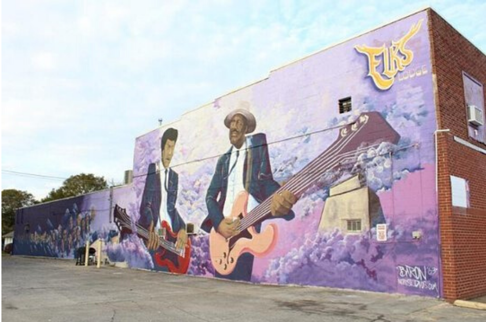 Capturing Urban Street Art Photo Tour