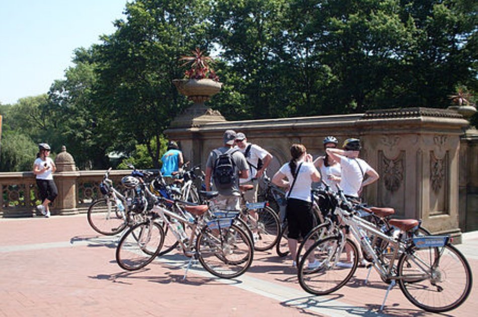 Explore Central Park on an enjoyable 2 Hour Bike Tour with Photographer