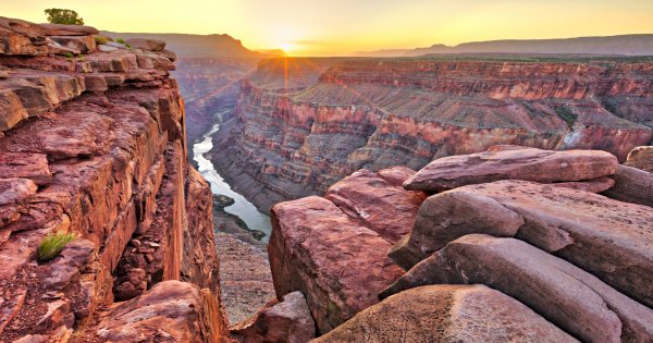 Grand Canyon West Rim Small Group Private Charter with Hoover Dam Photo Stop