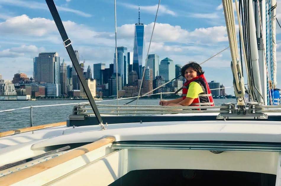 Private Luxury Sailing Tour: Champagne & Outdoor Dining by the Statue of Liberty