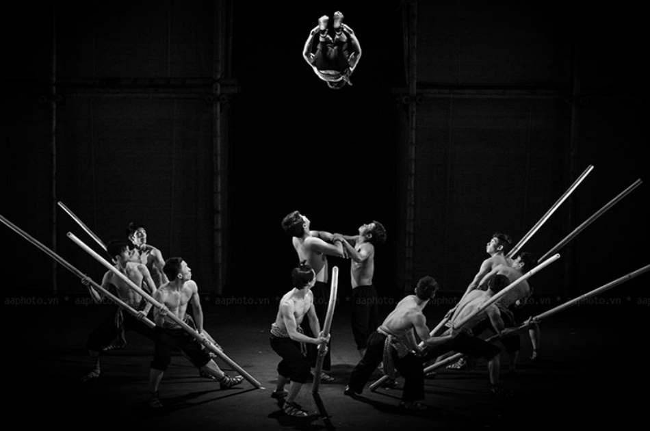 A O Show in Saigon