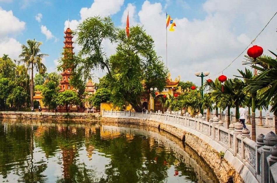 Amazing Hanoi City and Water Puppet Show Private Tour