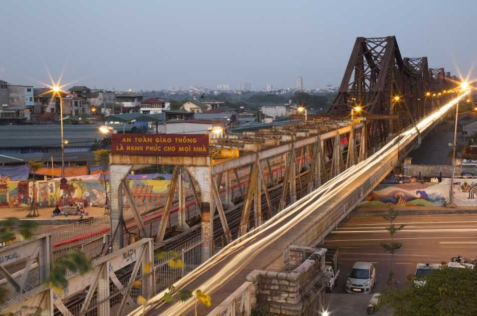 Backseat Motorbike Tour in Hanoi