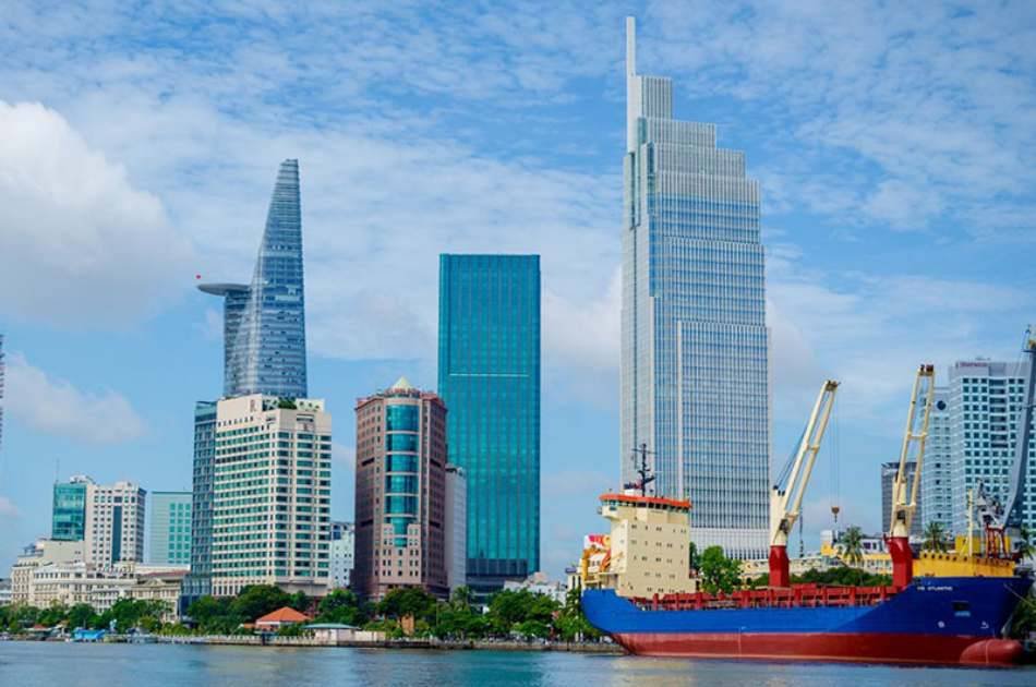 Breakfast Cruise & Walking Tour in Saigon