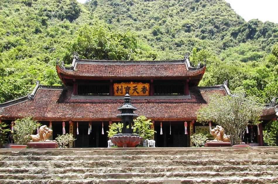 Buddhism Pilgrimage - Perfume Pagoda Trip