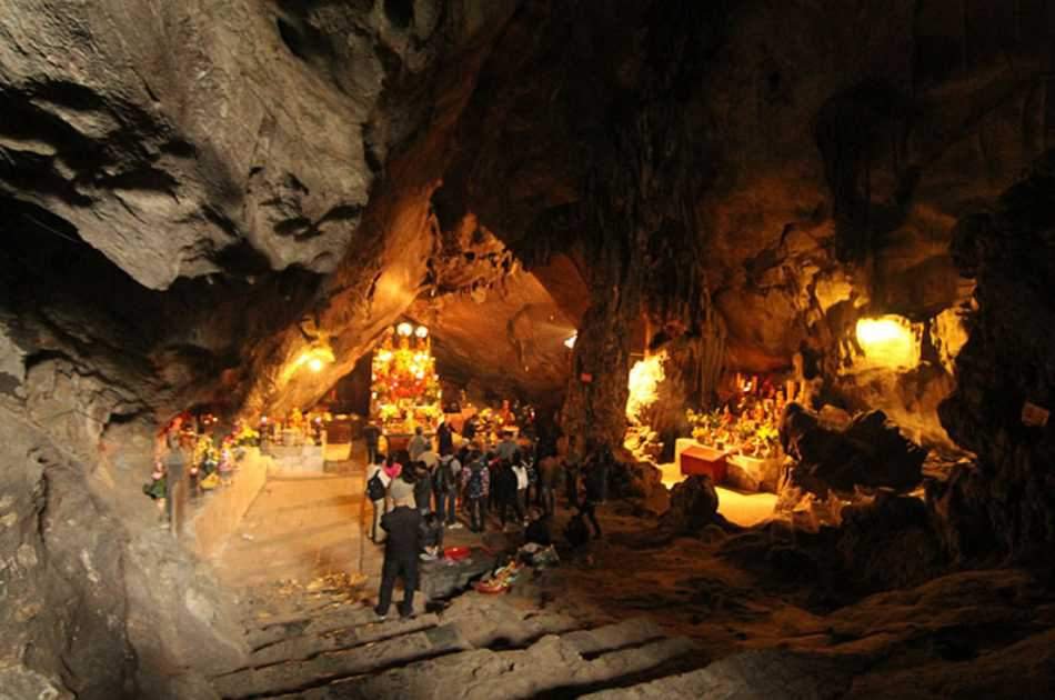 Buddhism Pilgrimage - Perfume Pagoda Trip