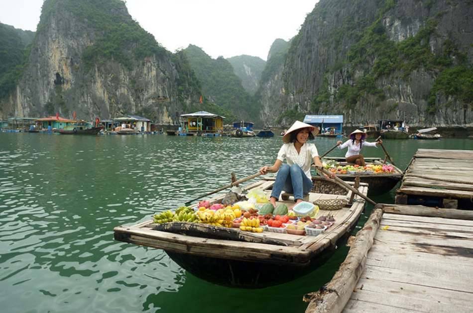 Catch a Glimpse of Halong Bay With 4-star Cruise