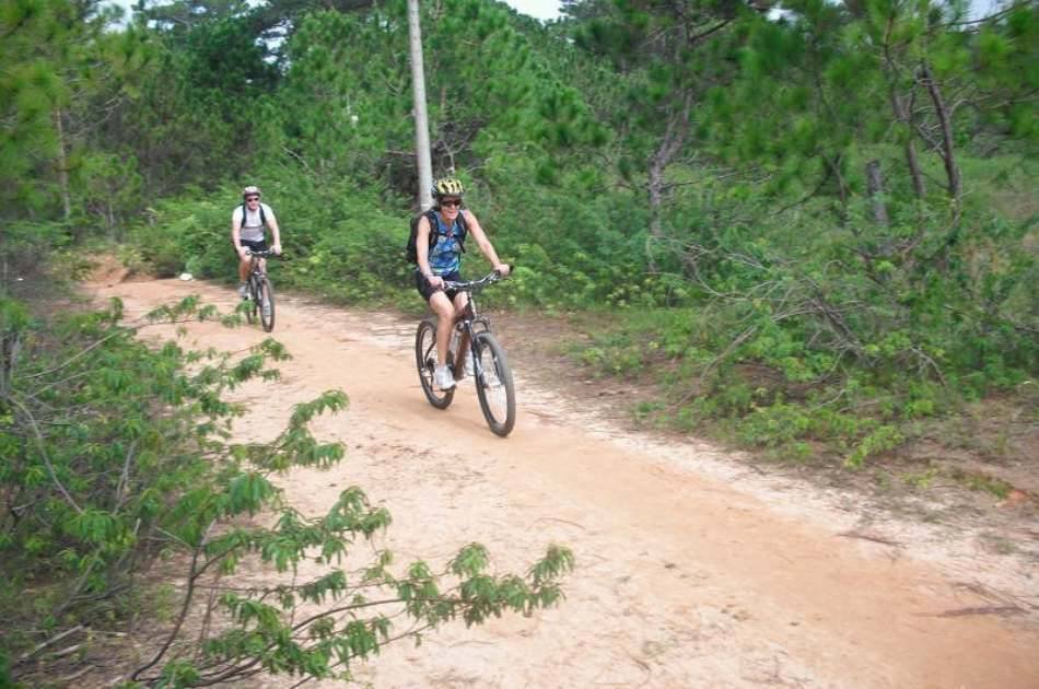 Da Lat Hiking & Biking Group Tour