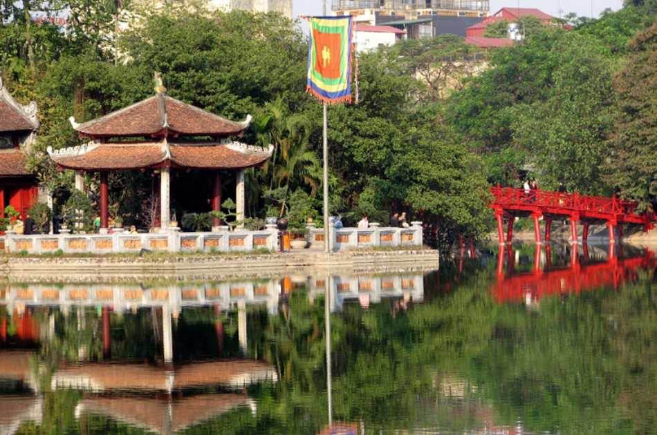 Full Day Exploring Hanoi Group Tour