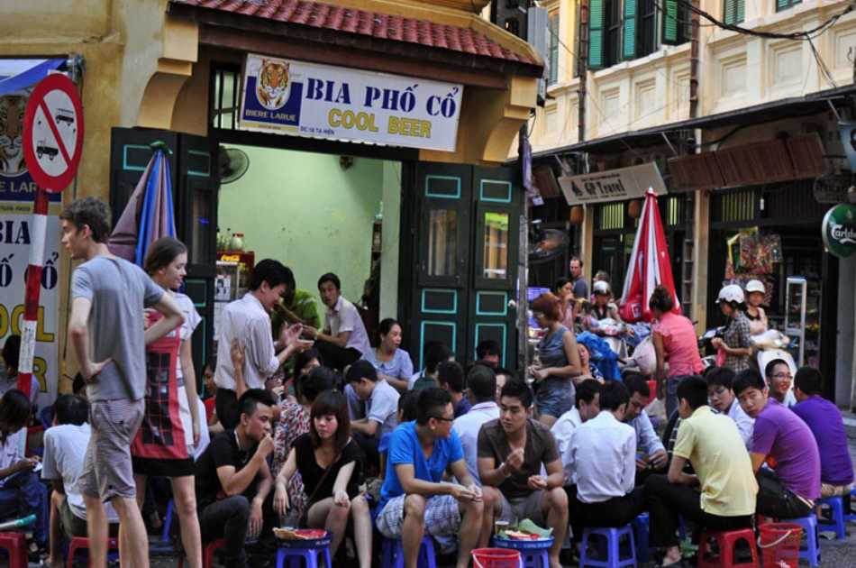 Full Day Exploring Hanoi With Green Car Tour