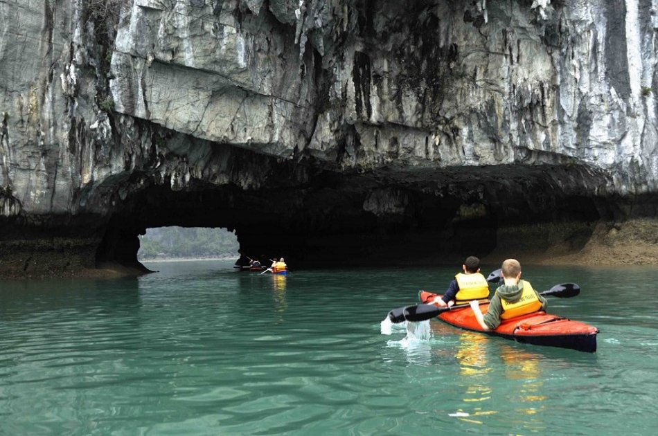 Full Day Group Tour of Halong Bay From Hanoi