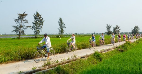 Group Tour -5 Days 4 Nights Central Vietnam Heritage Trail ( Hoian, My Son, Hue, Quang Binh)