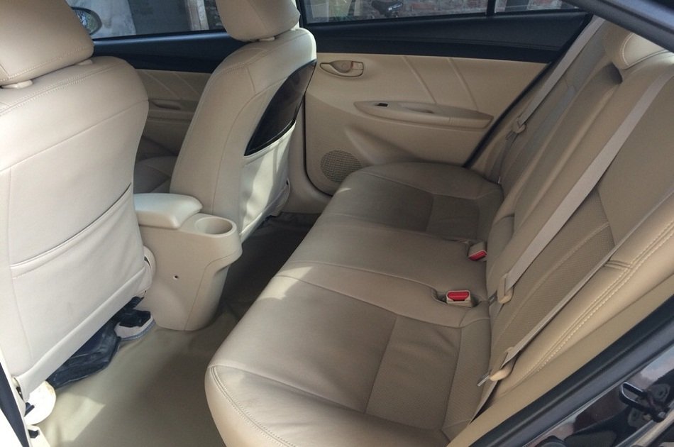 Hanoi Airport Arrival Transfer by 4 Seats Car