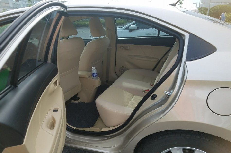 Hanoi airport Departure Transfer by 4 Seats Car