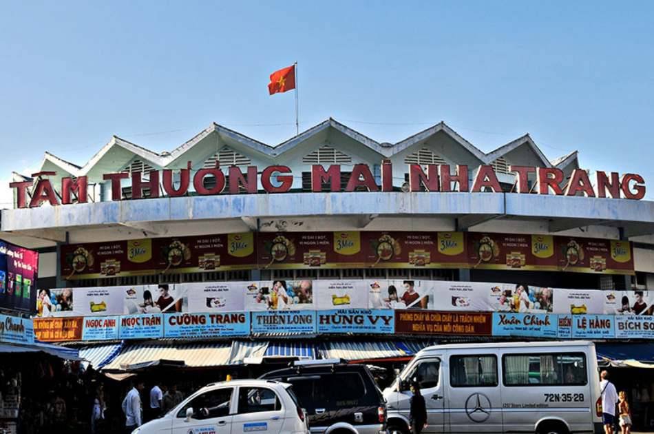 Taste of Vietnam by Cyclo Half Day Tour