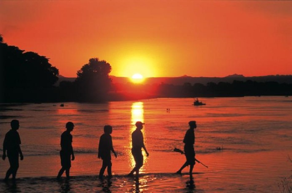 Affordable 7 Days Zambia Safari, Victoria Falls and South Luangwa National Park